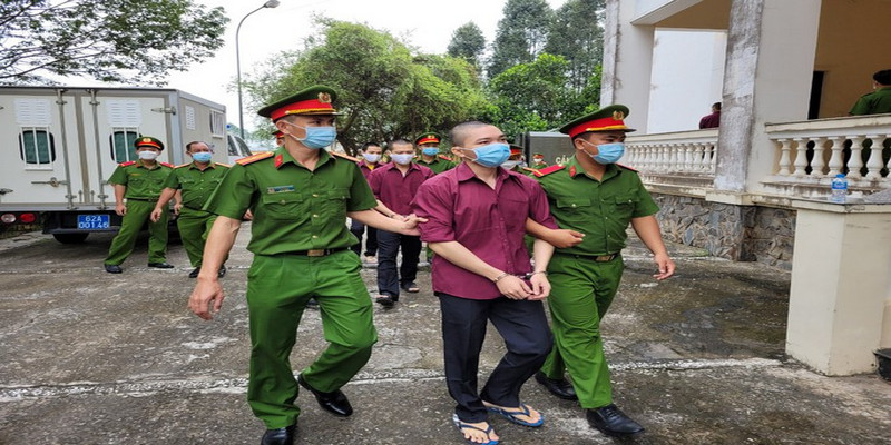 Lê Tùng Vân có phải chịu tội chưa? Lê Tùng Vân có phải chịu tội chưa?