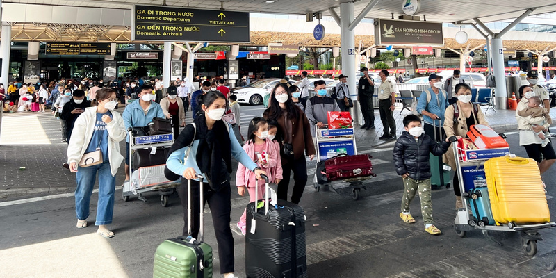 Sân bay Tân Sơn Nhất lý giải nguyên nhân khiến lượt khách tăng đột biến