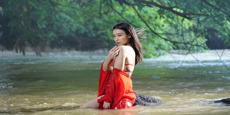 Linh Miu sexy với những bộ ảnh không thể hở hang hơn Linh Miu sexy với những bộ ảnh không thể hở hang hơn